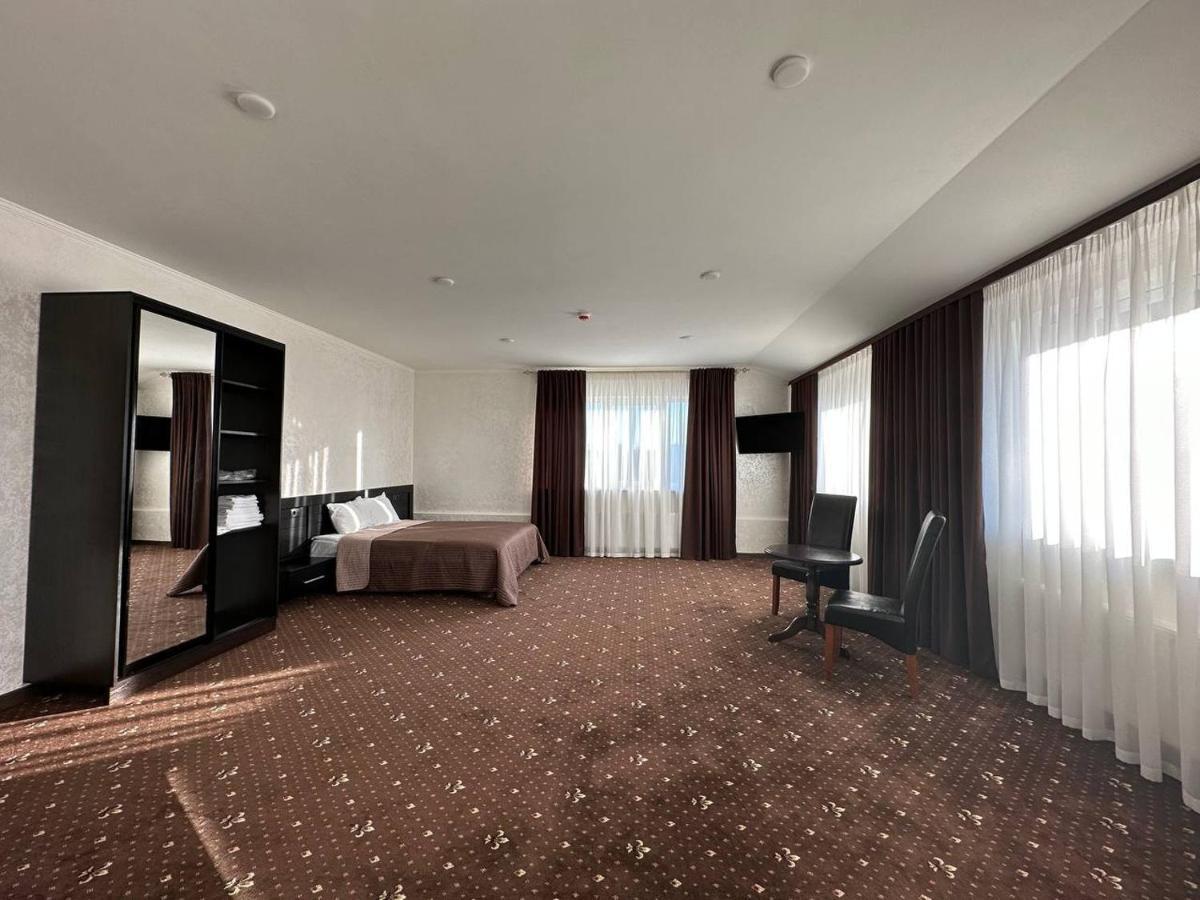 Hotel Merry Club Maliye Khutora Buitenkant foto